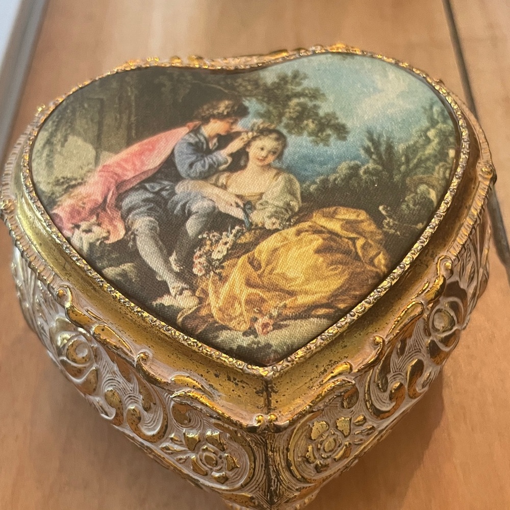 Vintage Gold Heart-Shaped Jewelry Trinket Box Red Velvet Valentine’s Day Japan